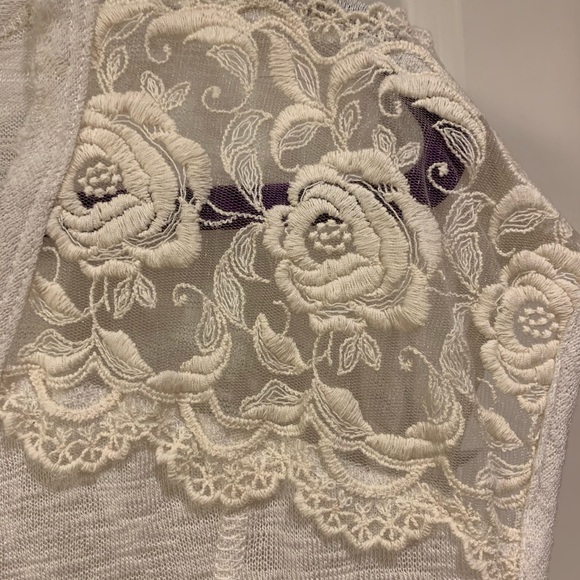 NWOT Plus size Bobeau cap sleeve top - lace detail - Picture 3 of 5